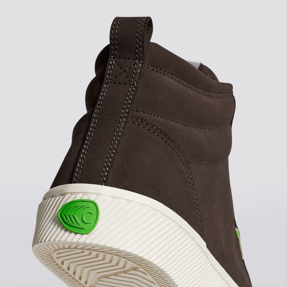 Cariuma • Unisex  Brown Suede
OCA High Sneaker - Picture 3 of 8